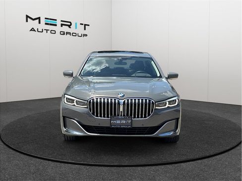 Used 2022 BMW 740i xDrive w/ Premium Package AWD/4WD image 3