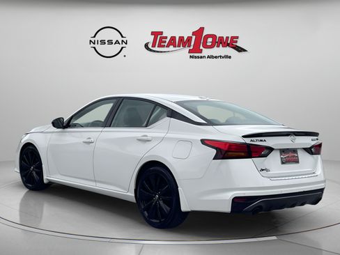Used 2022 Nissan Altima 2.5 SR w/ Midnight Edition Package FWD image 6
