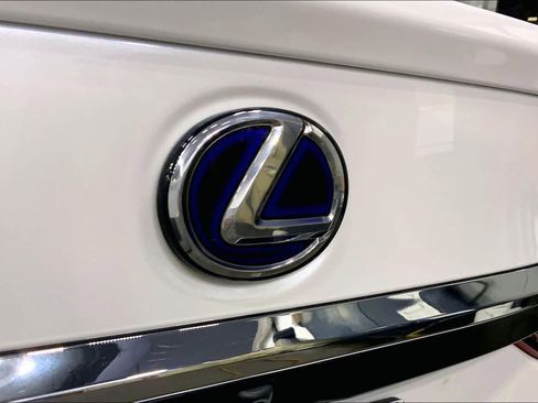 Used 2019 Lexus ES 300h w/ Premium Package image 31