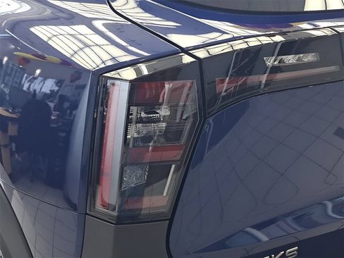 Certified 2025 Nissan Kicks SR FWD image 37