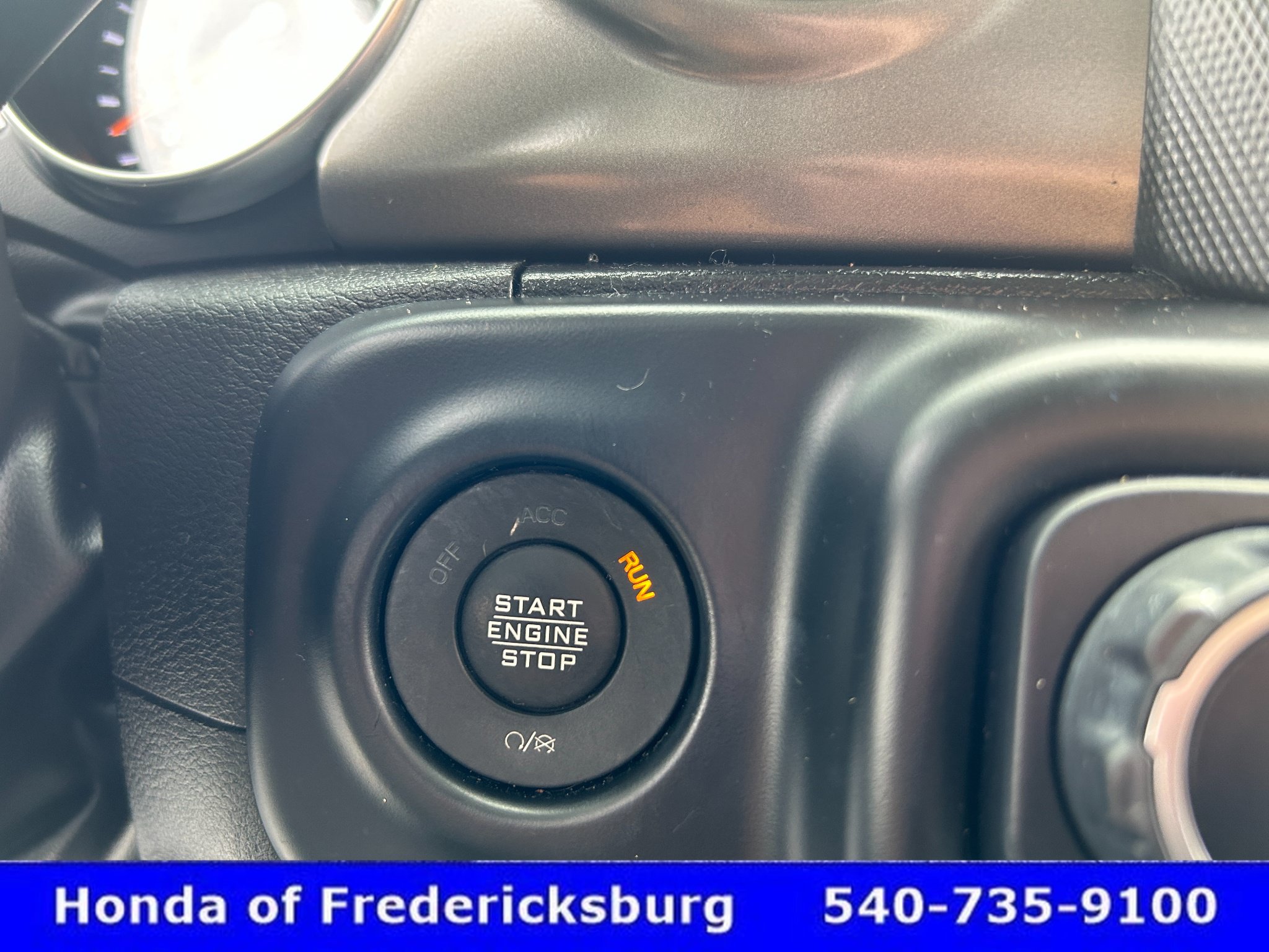 Used 2023 Jeep Gladiator Sport AWD/4WD image 19