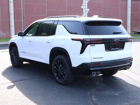 New 2026 Chevrolet Traverse LT w/ Midnight/Sport Edition FWD image 6