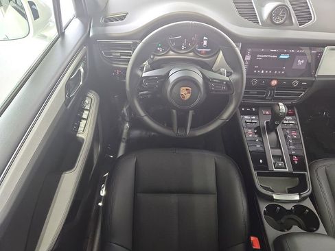 Certified 2026 Porsche Macan AWD/4WD image 12