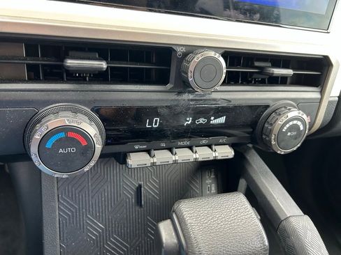 Used 2024 Toyota Tacoma TRD Off-Road AWD/4WD image 27