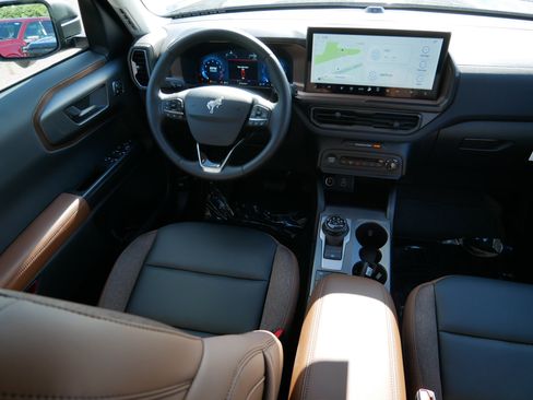 Used 2026 Ford Bronco Sport Outer Banks w/ Sasquatch Outer Banks Package AWD/4WD image 9