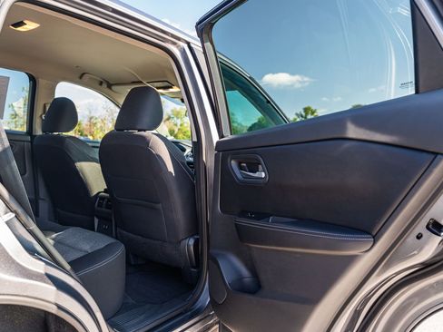 Used 2024 Nissan Rogue SV image 14