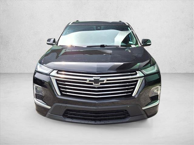 Used 2023 Chevrolet Traverse Premier FWD image 2