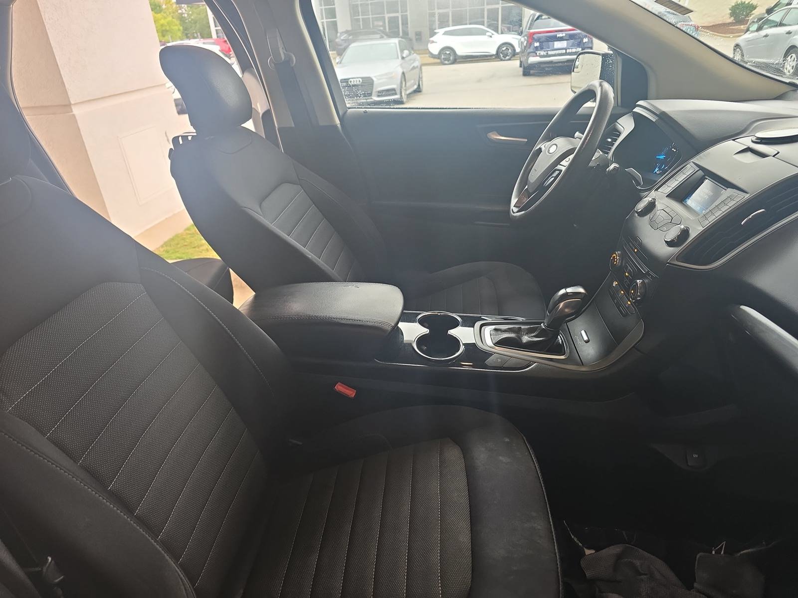 Used 2016 Ford Edge SE FWD image 10