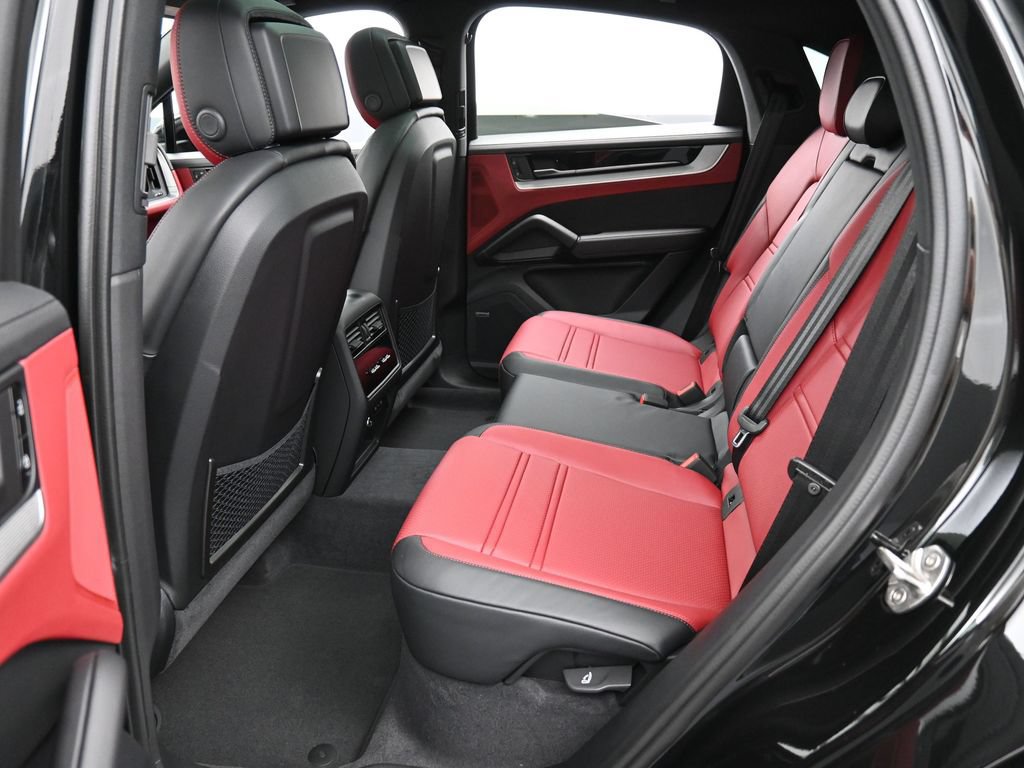 Certified 2026 Porsche Cayenne E-Hybrid Coupe AWD/4WD image 25