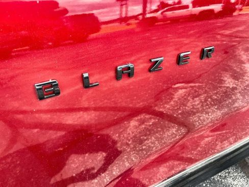 Certified 2021 Chevrolet Blazer RS w/ Enhanced Convenience Package AWD/4WD image 33