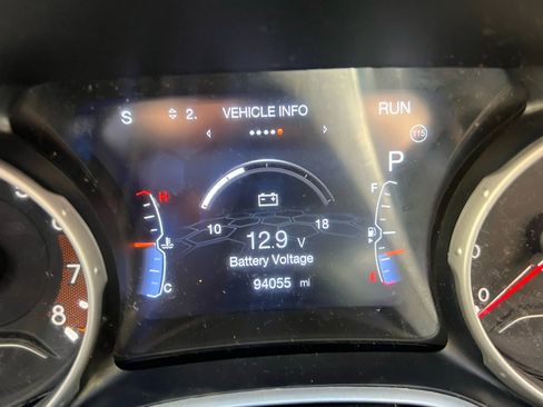 Used 2020 Jeep Compass Limited FWD image 13