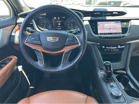 Used 2023 Cadillac XT5 Premium Luxury w/ Technology Package FWD image 7