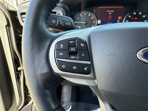 Used 2022 Ford Explorer XLT w/ Equipment Group 202A image 29