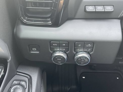 New 2026 GMC Sierra 2500 AT4X w/ LPO, Black Badging Package AWD/4WD image 18