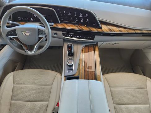 Used 2021 Cadillac Escalade Premium Luxury Platinum AWD/4WD image 26