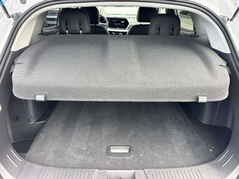 Used 2025 Chevrolet Trax LT FWD image 9