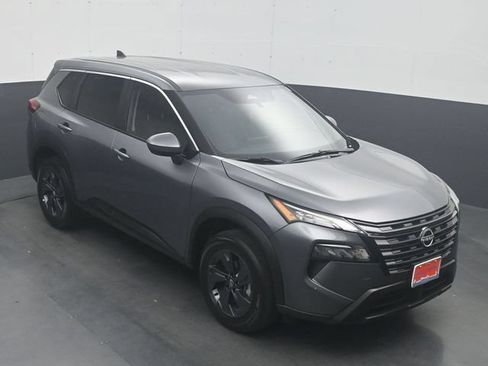 Used 2026 Nissan Rogue SV FWD image 18