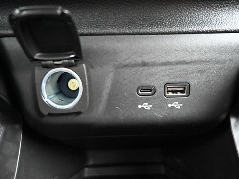 Used 2024 Chevrolet TrailBlazer RS w/ Convenience Package AWD/4WD image 16