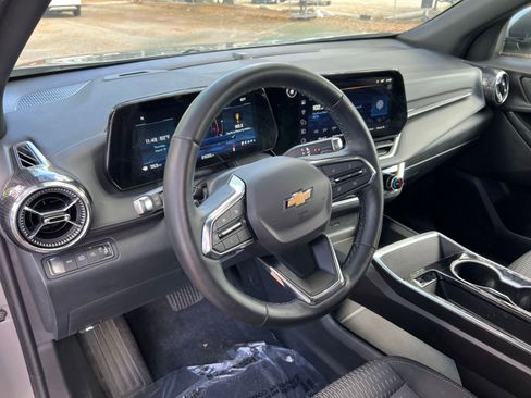 Used 2025 Chevrolet Equinox LT image 36