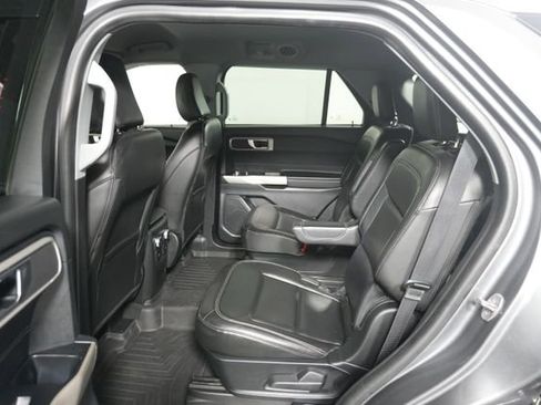 Used 2022 Ford Explorer XLT w/ Equipment Group 202A AWD/4WD image 25