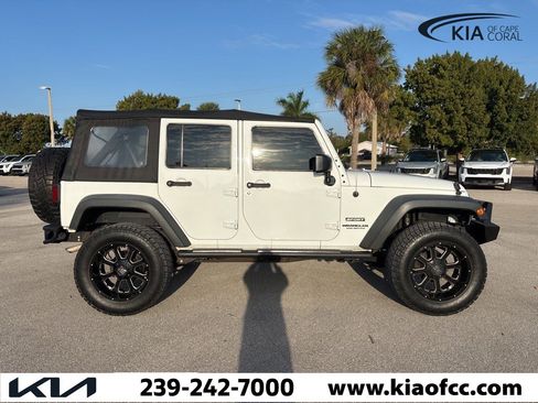 Used 2016 Jeep Wrangler Unlimited Sport w/ Connectivity Group image 7