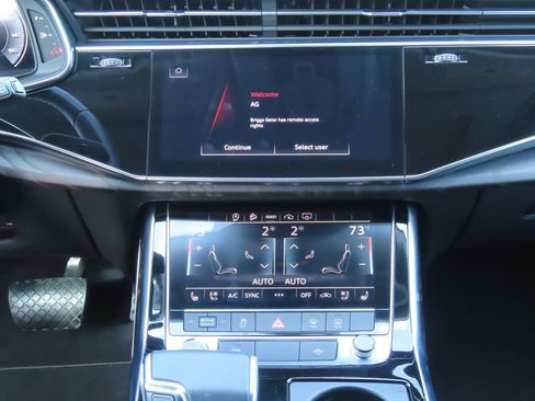 Used 2022 Audi Q8 Premium Plus image 8