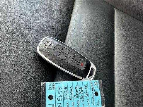 Certified 2025 Nissan Rogue SL w/ Tech Package AWD/4WD image 36