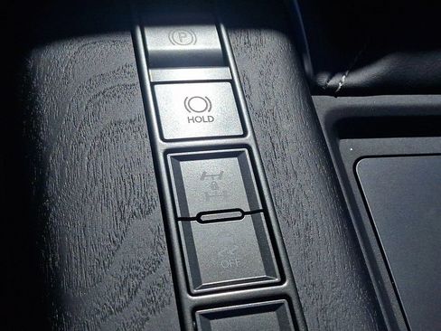 Used 2025 Lexus LX 600 4WD w/ Accessory Package (2T) image 26
