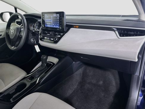 Used 2022 Toyota Corolla LE FWD image 29