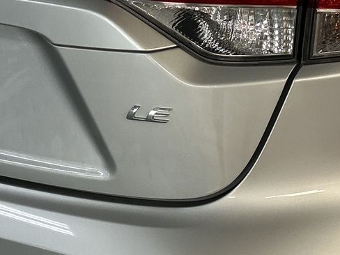 Used 2023 Toyota Corolla LE FWD image 8