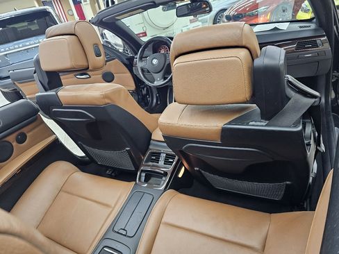 Used 2011 BMW 335i Convertible w/ M Sport Pkg image 23
