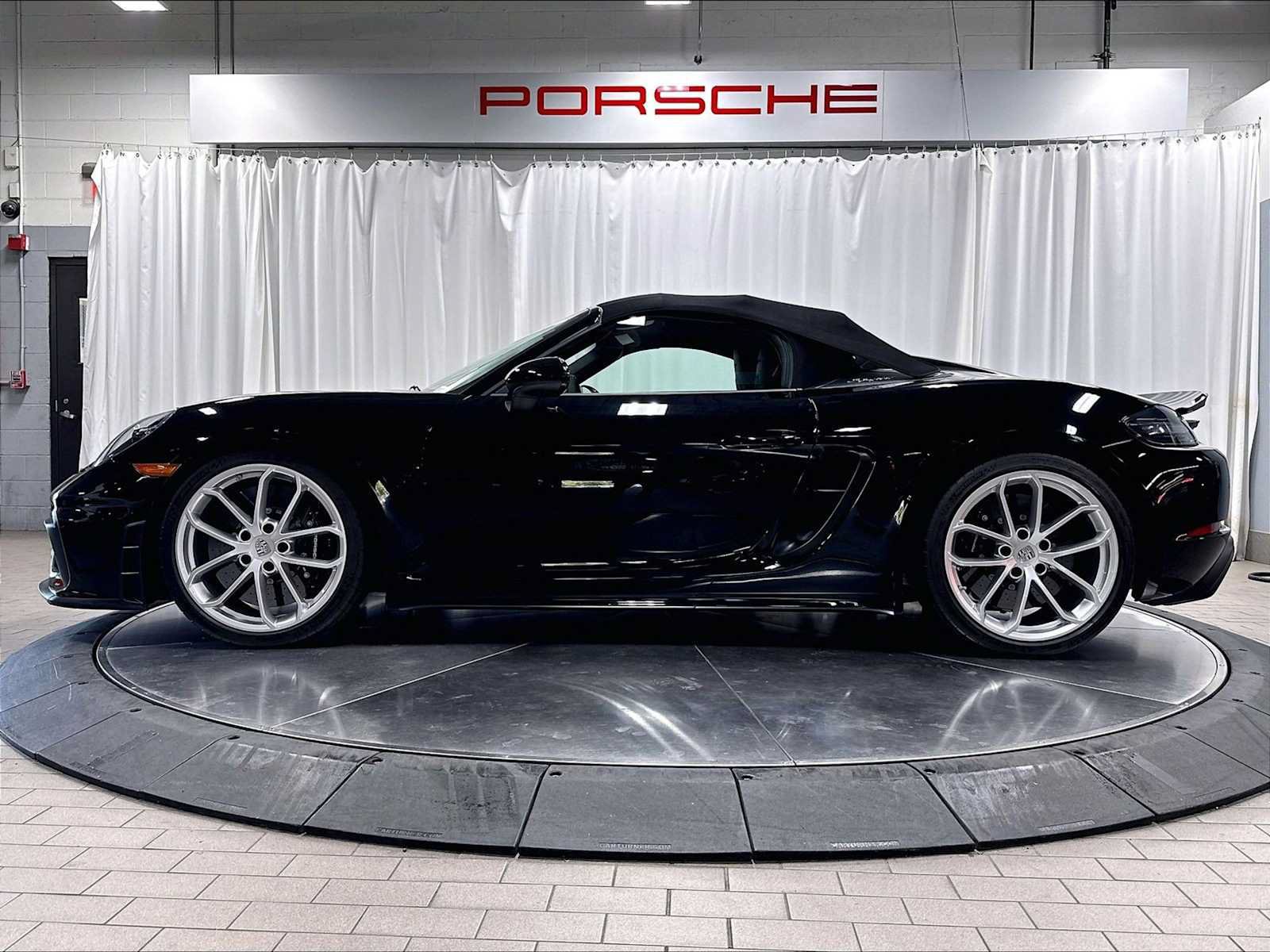 Used 2022 Porsche 718 Boxster Spyder RWD image 2