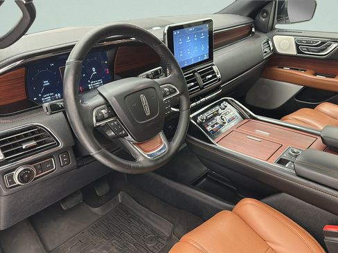 Used 2020 Lincoln Navigator Reserve w/ Luxury Package AWD/4WD image 12