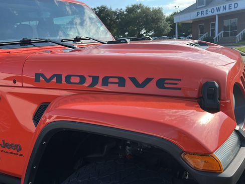 Used 2023 Jeep Gladiator Mojave w/ Cold Weather Group AWD/4WD image 32