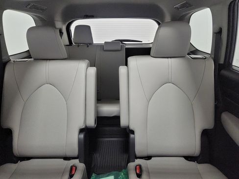 New 2026 Toyota Grand Highlander XLE image 11