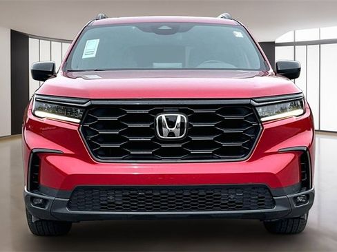 Used 2025 Honda Pilot Sport image 2