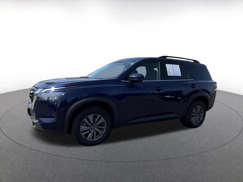 Used 2025 Nissan Pathfinder SV AWD/4WD image 6