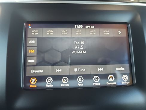 Used 2021 Jeep Cherokee Latitude Plus w/ Mopar Interior Package AWD/4WD image 20