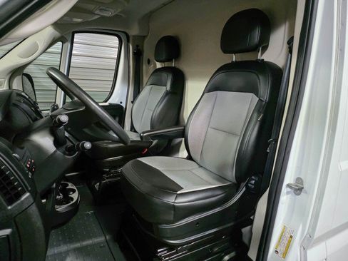Used 2021 RAM ProMaster 2500 w/ Convenience Group FWD image 15