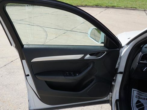 Used 2018 Audi Q3 2.0T Premium w/ Convenience Package image 26