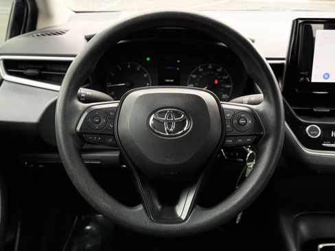 Used 2023 Toyota Corolla LE image 31