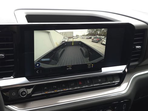 Used 2022 Chevrolet Silverado 1500 High Country w/ Technology Package image 22