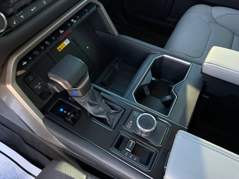 Used 2024 Toyota Tundra Limited AWD/4WD image 19