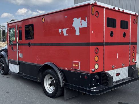 Used 2016 RAM 5500 Tradesman w/ Chrome Appearance Group RWD image 4