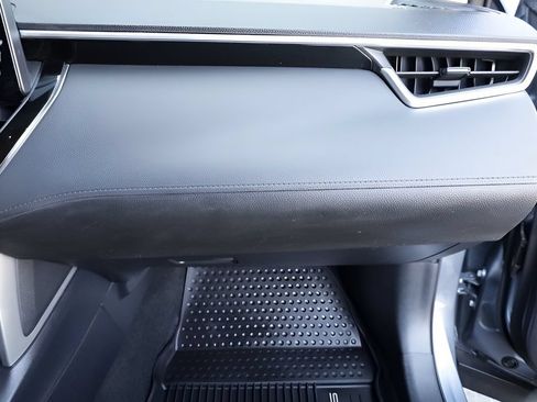 Certified 2022 Toyota Corolla Cross LE AWD/4WD image 39