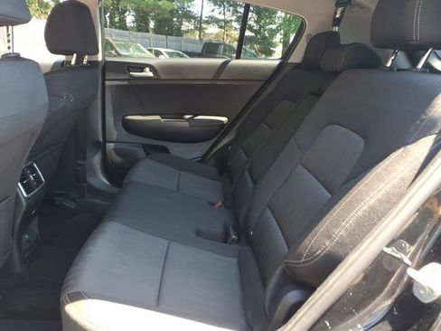 Used 2019 Kia Sportage LX AWD/4WD image 16