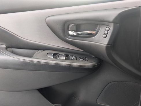 Used 2024 Nissan Murano SL image 12