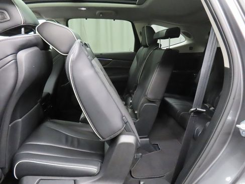 Used 2023 Acura MDX SH-AWD w/ Advance Package image 48