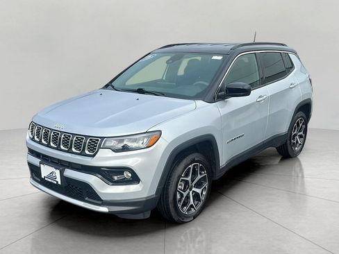Used 2025 Jeep Compass Limited AWD/4WD image 3