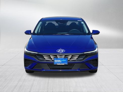 Certified 2025 Hyundai Elantra SE FWD image 2